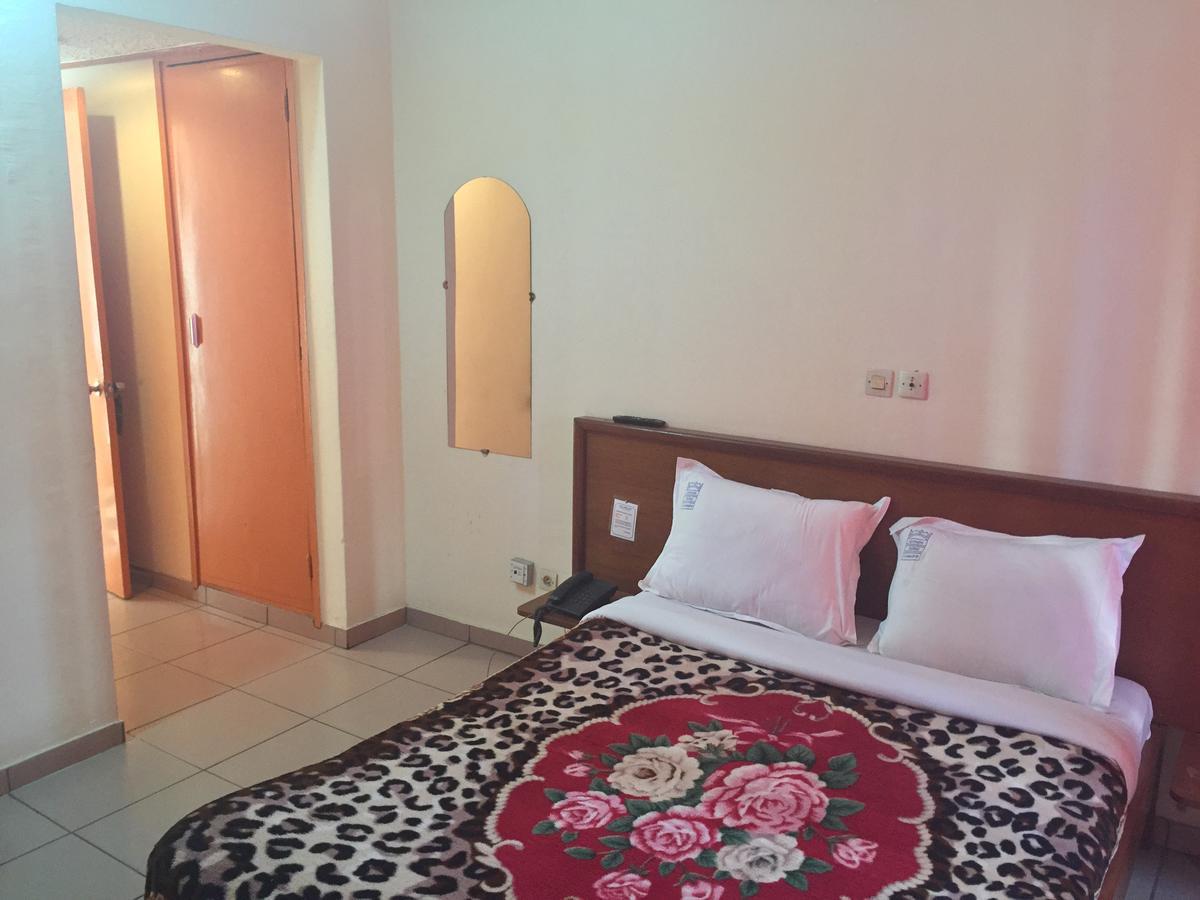 Hotel Lumiere Joss Bonabéri Dış mekan fotoğraf